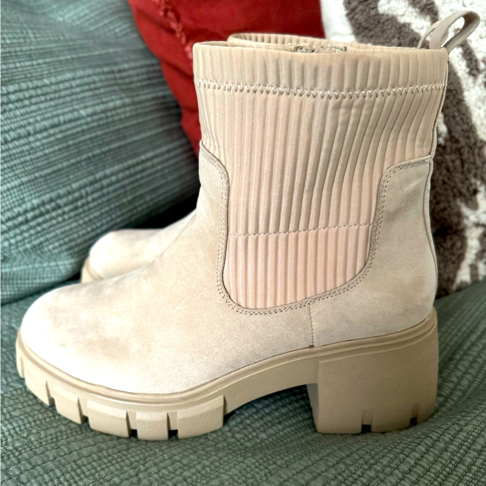 Torrid Chunky Chelsea Boot 9.5WW, tan